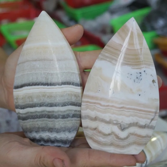 Genuine Mexico Banded Calcite gemstone - Picture 5 of 9